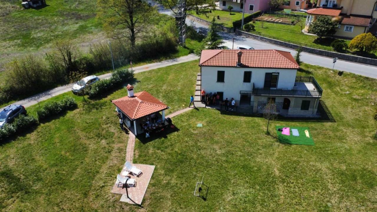 Villa Zwei Zedern Pićan Kültér fotó